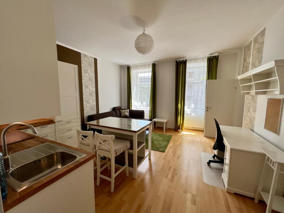Cozy 2-Room Apartment Wien Exterior foto